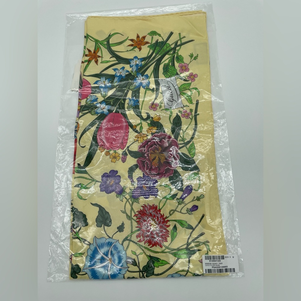 NEW GUCCI FLORA FLORAL SILK SCARF HEAD WRAP NWT! - Picture 12 of 15